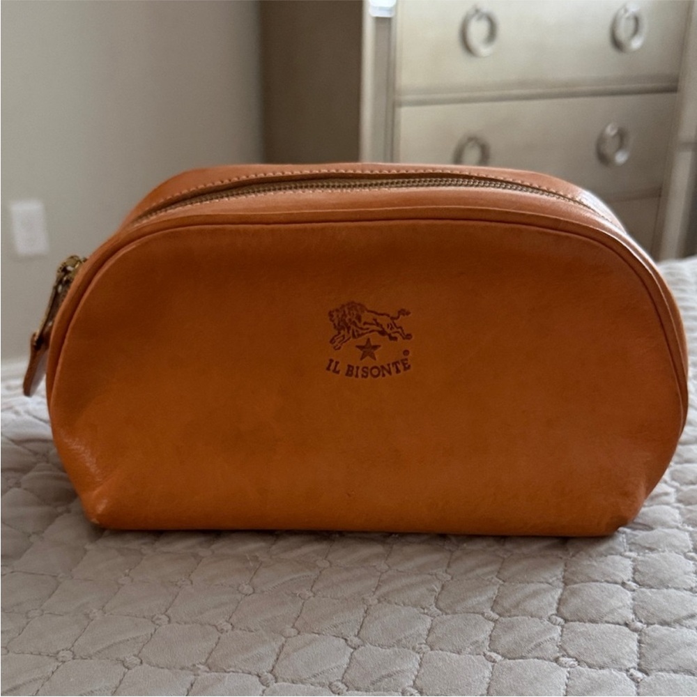 Il bisonte tan leather makeup bag
